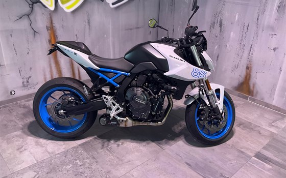 Gebrauchtmotorrad Suzuki GSX-8S - Bild 1