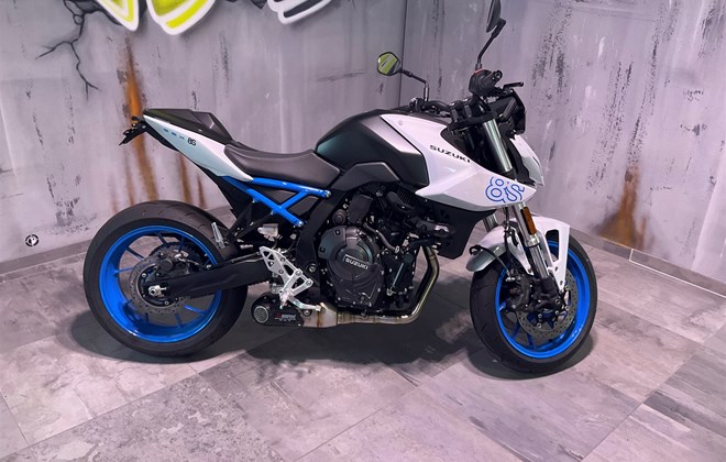 Suzuki GSX-8S