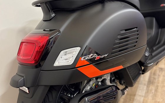 Neufahrzeug Vespa GTS 125 Super Sport - Bild 7