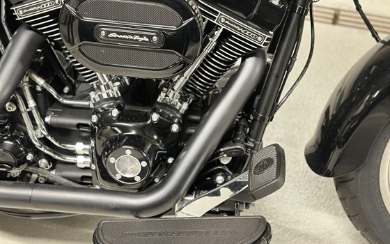 Gebrauchtmotorrad Harley-Davidson Softail Fat Boy Special FLSTFB - Bild 10