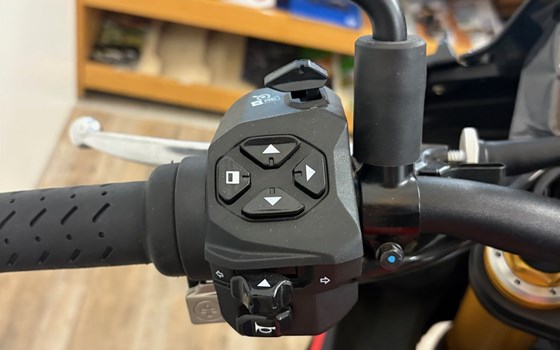 Neufahrzeug Aprilia Tuono V4 1100 Factory - Bild 5