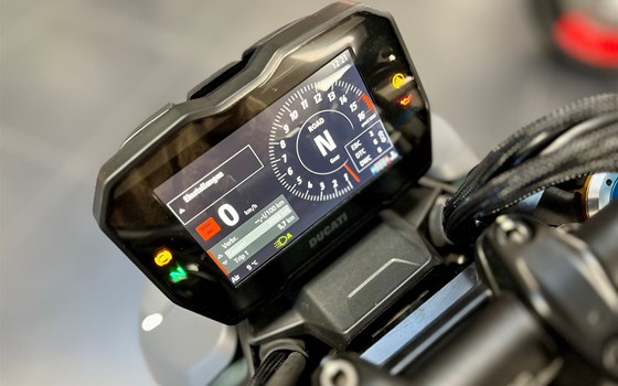 Gebrauchtmotorrad Ducati Streetfighter V4 S - Bild 9