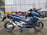 Gebrauchtmotorrad Honda Forza 750 Teilzahlung €99,-