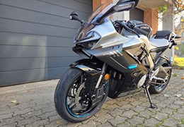 Neumotorrad CFMOTO 675SR-R