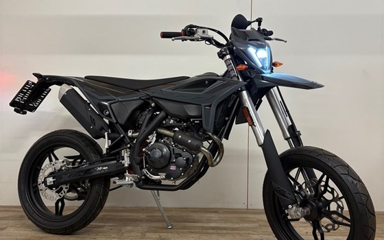 Neufahrzeug Beta RR 125 4T Motard T X special edition - Bild 1