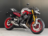 Neumotorrad Triumph Street Triple RX 