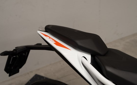 Motorrad Occasion KTM 390 Duke - Bild 4