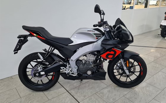 Gebrauchtmotorrad Aprilia Tuono 125 - Bild 2