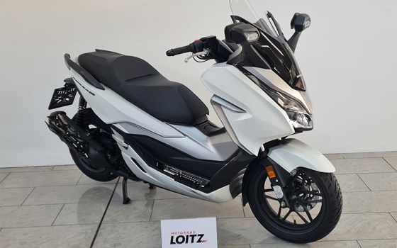 Gebrauchtmotorrad Honda Forza 300 - Bild 1