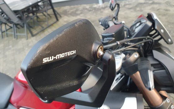 Gebrauchtmotorrad Honda CB650R E-Clutch - Bild 10