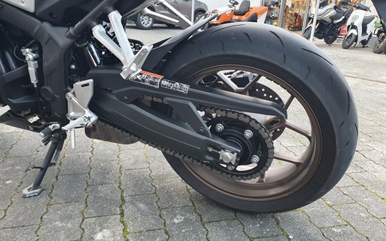 Gebrauchtmotorrad Honda CB650R E-Clutch - Bild 14