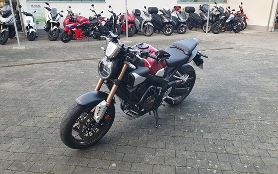 Gebrauchtmotorrad Honda CB650R E-Clutch - Bild 19