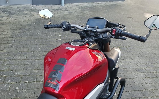Gebrauchtmotorrad Honda CB650R E-Clutch - Bild 7