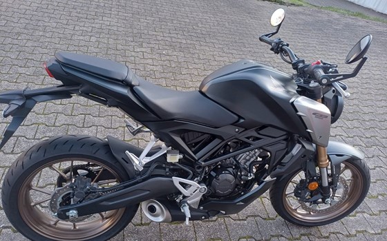 Gebrauchtmotorrad Honda CB125R - Bild 2