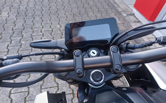 Gebrauchtmotorrad Honda CB125R - Bild 5