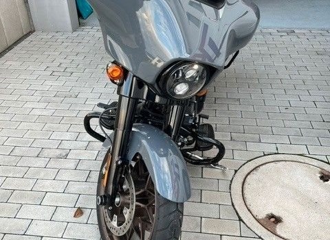 Gebrauchtmotorrad Harley-Davidson Touring Street Glide ST - Bild 2