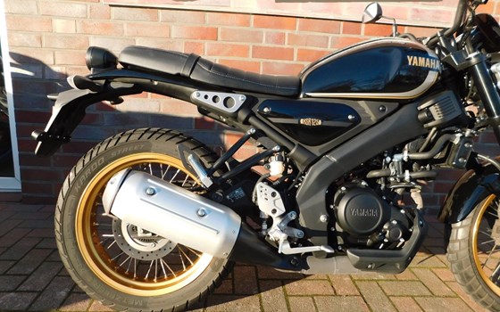 Gebrauchtmotorrad Yamaha XSR125 Legacy - Bild 14