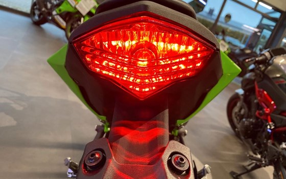 Gebrauchtmotorrad Kawasaki Ninja 125 - Bild 10