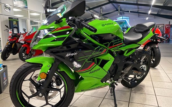 Gebrauchtmotorrad Kawasaki Ninja 125 - Bild 3