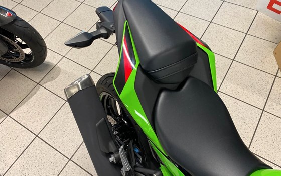 Gebrauchtmotorrad Kawasaki Ninja 125 - Bild 5
