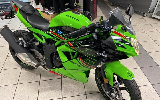 Gebrauchtmotorrad Kawasaki Ninja 125 - Bild 8