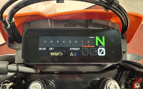 Neufahrzeug KTM 690 SMC R - Bild 10