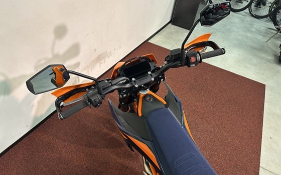 Neufahrzeug KTM 690 SMC R - Bild 9