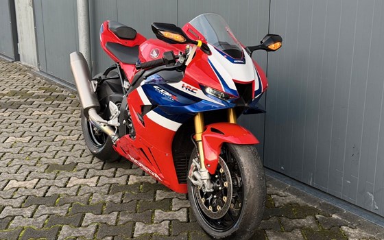 Gebrauchtmotorrad Honda CBR1000RR-R Fireblade SP - Bild 3
