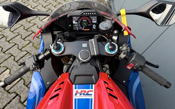 Gebrauchtmotorrad Honda CBR1000RR-R Fireblade SP - Bild 4