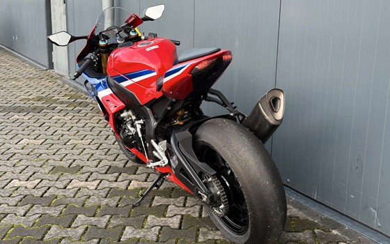 Gebrauchtmotorrad Honda CBR1000RR-R Fireblade SP - Bild 7