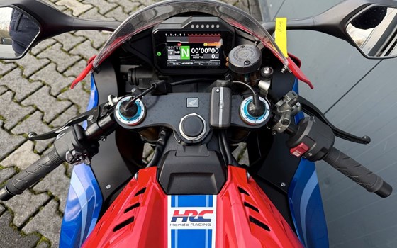 Gebrauchtmotorrad Honda CBR1000RR-R Fireblade SP - Bild 4