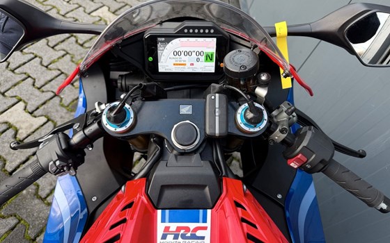 Gebrauchtmotorrad Honda CBR1000RR-R Fireblade SP - Bild 4