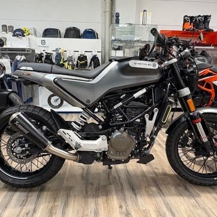 NEUFAHRZEUG Husqvarna Svartpilen 125