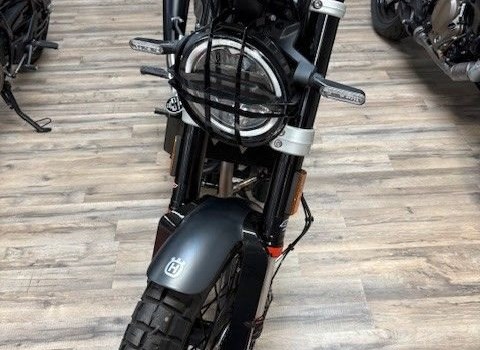 Neufahrzeug Husqvarna Svartpilen 125 - Bild 4