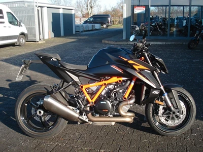 1390 Super Duke R EVO