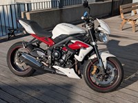 Gebrauchtmotorrad Triumph Street Triple ABS