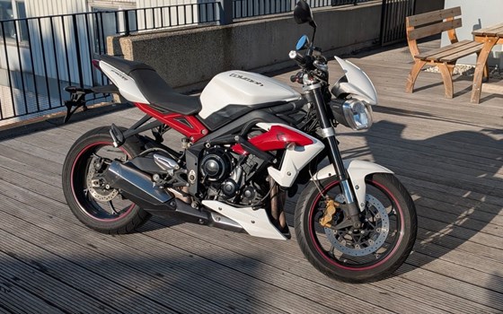 Gebrauchtmotorrad Triumph Street Triple - Bild 1