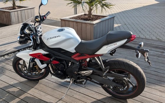 Gebrauchtmotorrad Triumph Street Triple - Bild 4