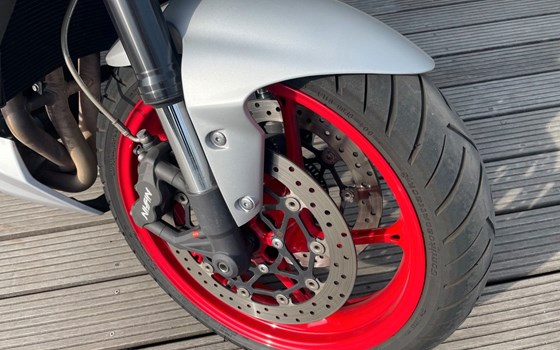 Gebrauchtmotorrad Triumph Street Triple RX - Bild 15