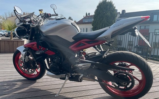 Gebrauchtmotorrad Triumph Street Triple RX - Bild 6