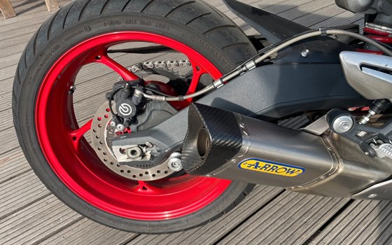 Gebrauchtmotorrad Triumph Street Triple RX - Bild 8