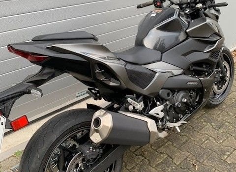 Gebrauchtmotorrad Kawasaki Z7 Hybrid - Bild 4