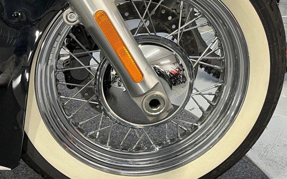 Gebrauchtmotorrad Harley-Davidson Softail Deluxe FLDE - Bild 11