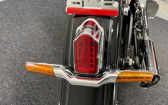 Gebrauchtmotorrad Harley-Davidson Softail Deluxe FLDE - Bild 14