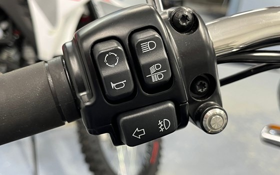 Gebrauchtmotorrad Harley-Davidson Softail Deluxe FLDE - Bild 16