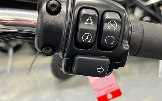 Gebrauchtmotorrad Harley-Davidson Softail Deluxe FLDE - Bild 17