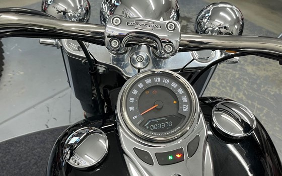 Gebrauchtmotorrad Harley-Davidson Softail Deluxe FLDE - Bild 18