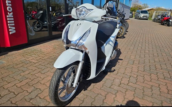 Gebrauchtmotorrad Honda SH150i - Bild 2