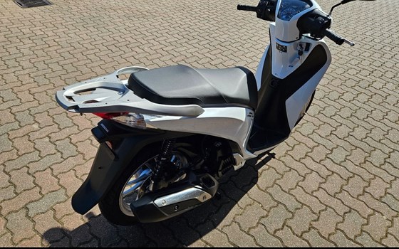 Gebrauchtmotorrad Honda SH150i - Bild 4