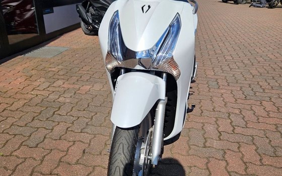 Gebrauchtmotorrad Honda SH150i - Bild 6